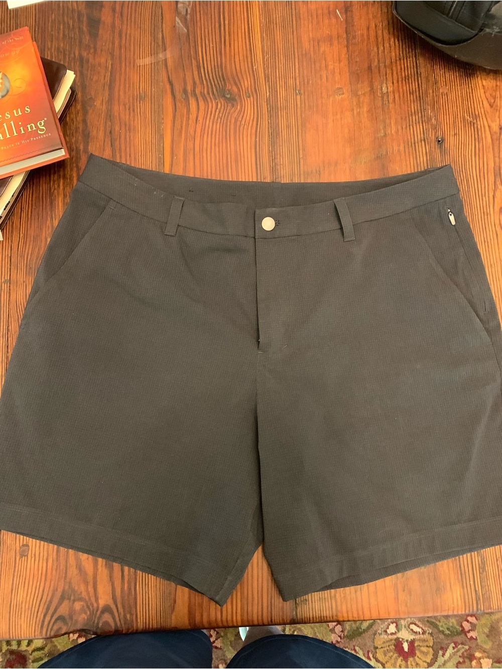 lululemon athletica Men’s Black Athletic Shorts 7”